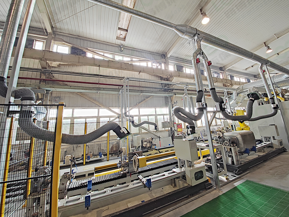 路博環(huán)保焊接煙塵凈化系統(tǒng)施工進行時 (3).jpg 路博環(huán)保焊接煙塵凈化系統(tǒng)施工進行時 (3).jpg