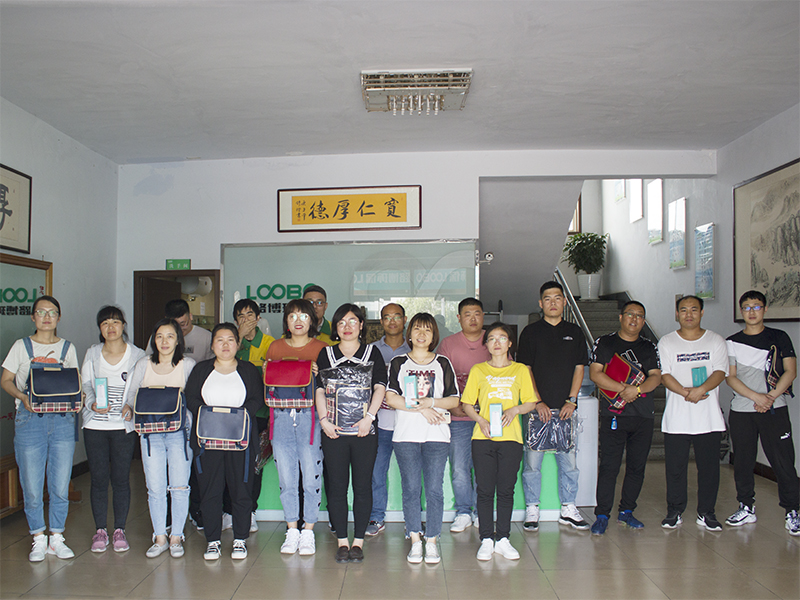 路博環(huán)保為孩子們送上兒童節(jié)禮物.jpg 路博環(huán)保為孩子們送上兒童節(jié)禮物.jpg